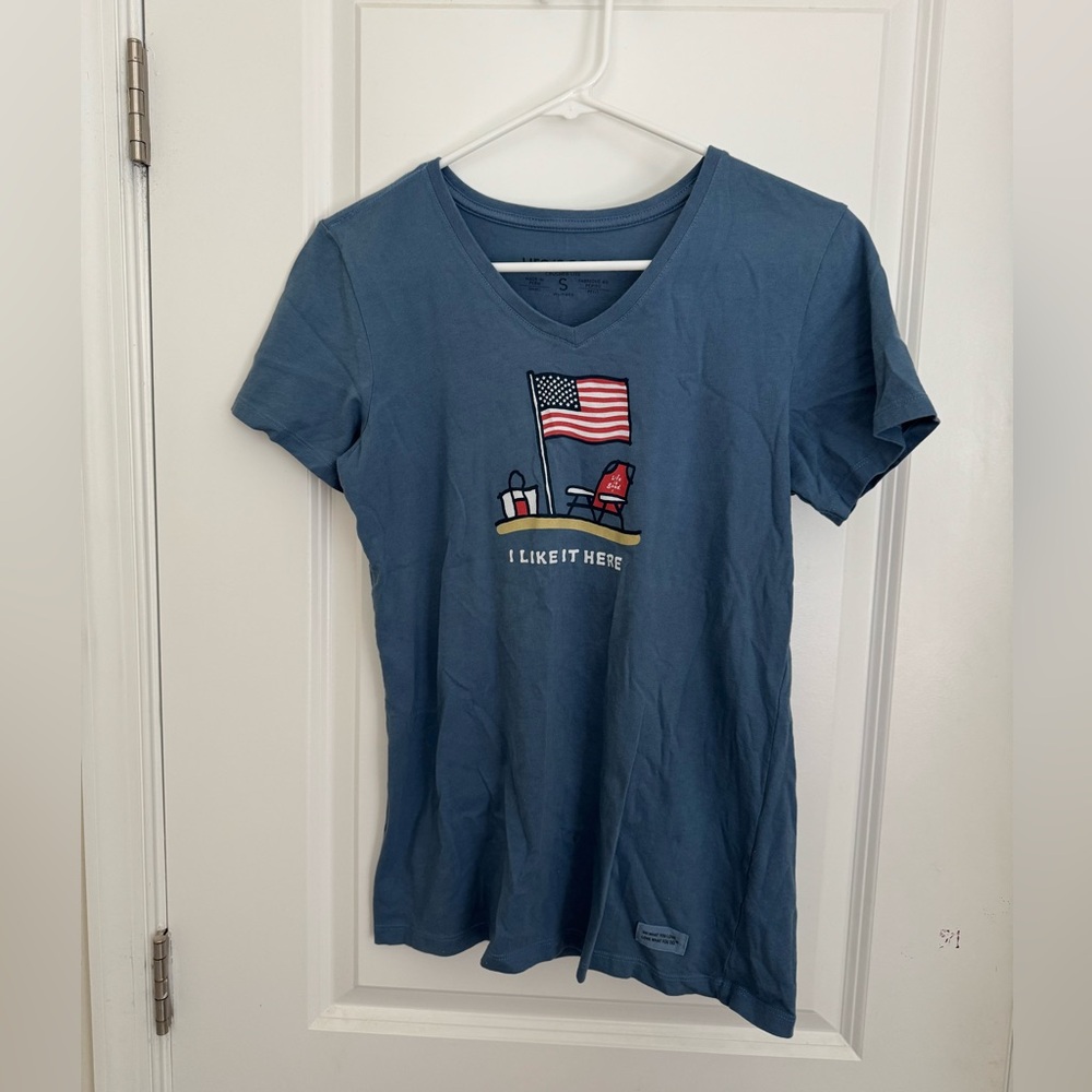 Life Is Good t-shirt size small
